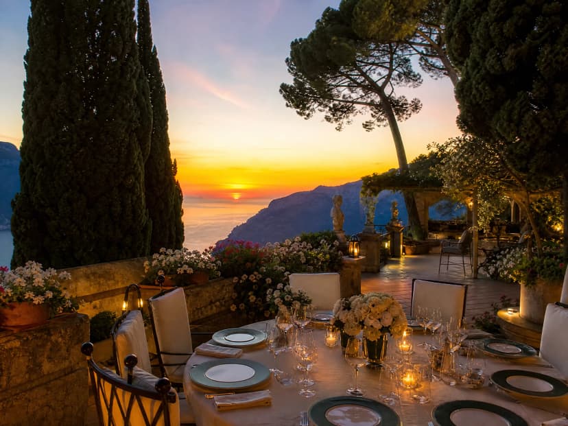 Villa Cimbrone Ravello — вилла над морем с панорамной террасой, кипарисами и атмосферой Amalfi luxury