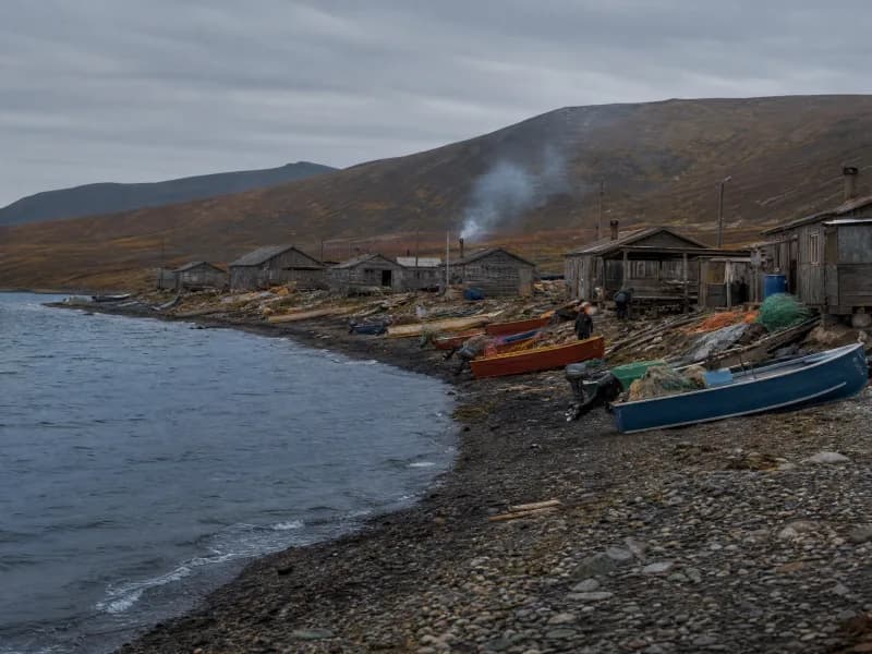 База Лорино — прибрежная база у холодного моря
