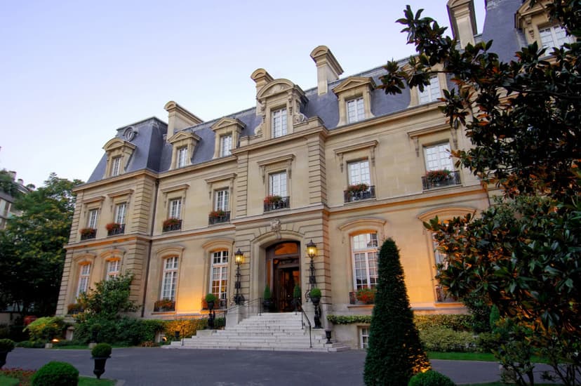 Saint James Paris - Relais & Chateaux