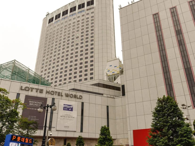 Lotte Hotel World