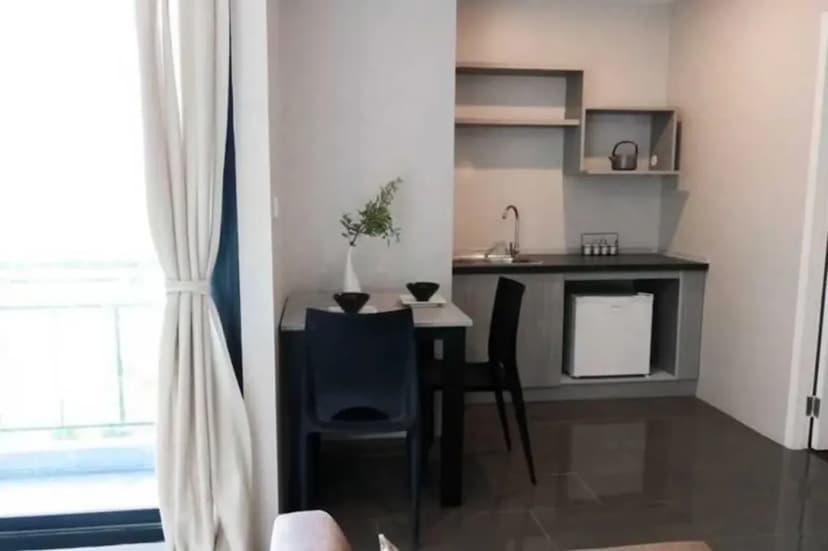 RQ Bangkok Sukhumvit 107 by Collection O