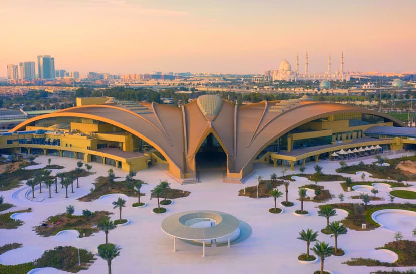 Курортный отель ERTH Abu Dhabi Hotel