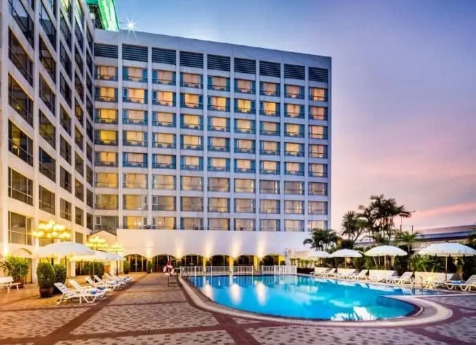 Отель Bangkok Palace