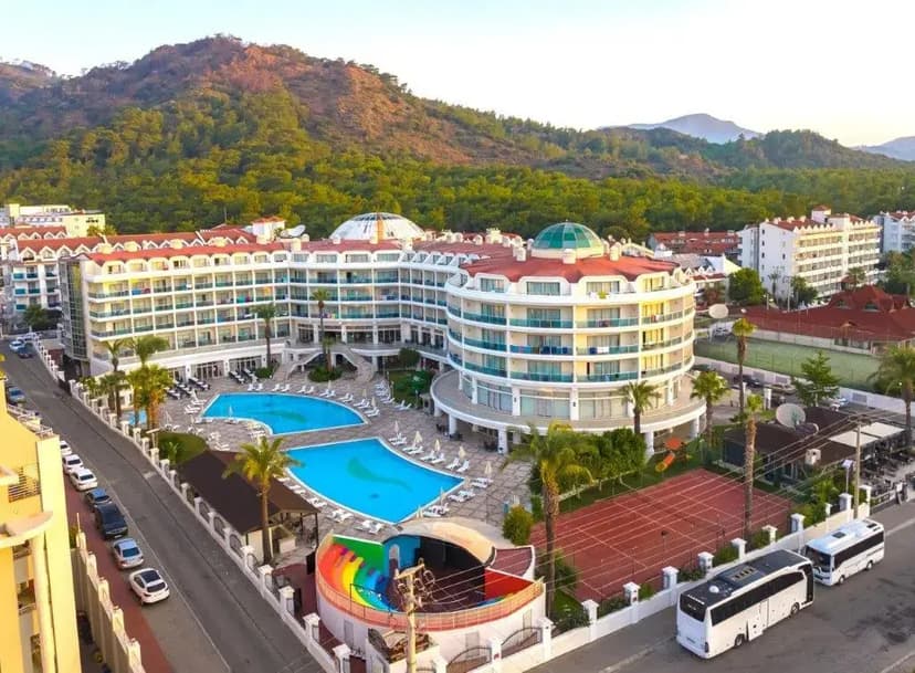 Pineta Park Deluxe Hotel