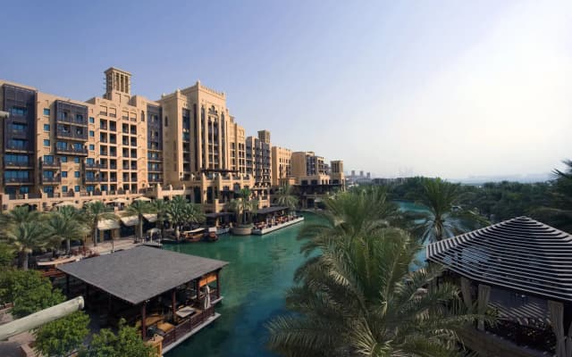 Отель Jumeirah Mina Al Salam — Дубай