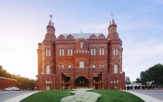 Kremlin Palace — Анталья