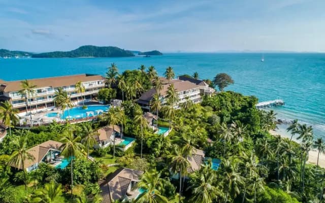 Cape Panwa Hotel Phuket — Вичит