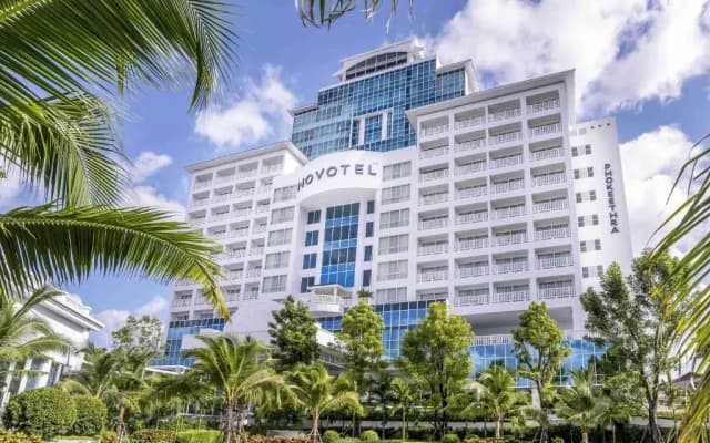 Novotel Phuket City Phokeethra Hotel — Пхукет