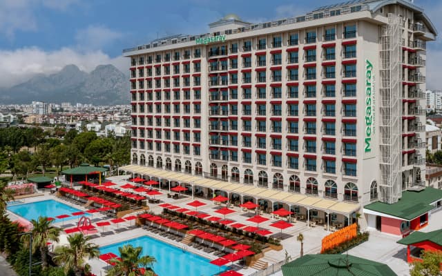 Megasaray WestBeach Antalya — Анталья