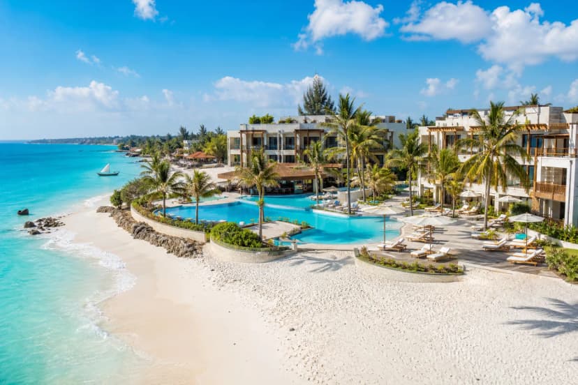 Doubletree by Hilton Nungwi — современный пляжный resort в Нунгви с бассейном, белым песком и расслабленной атмосферой all inclusive